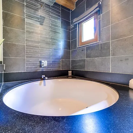 Chalet Luxueusement Renove A Chalet